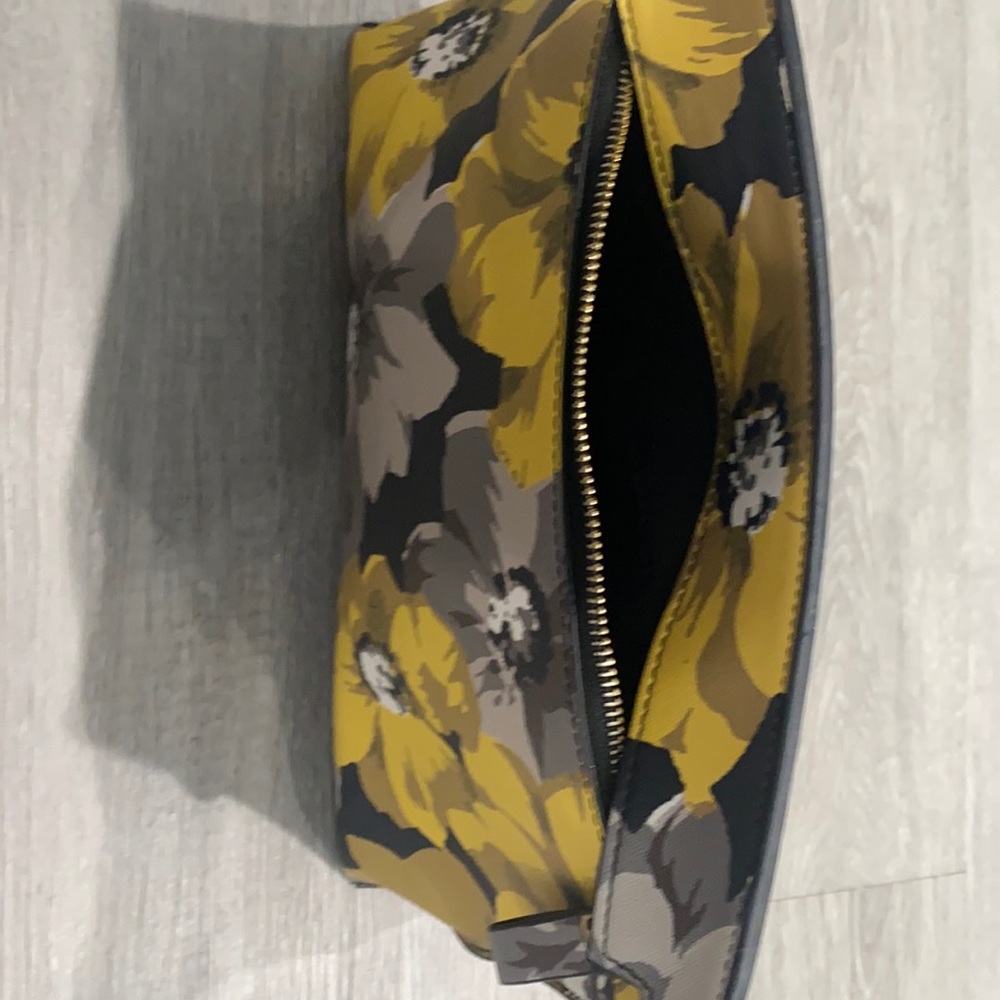 Beautiful floral tote.